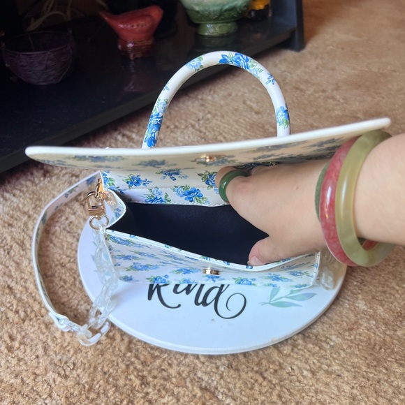 HOUSE OF WANT WE ARE CHIC VEGAN LEATHER TOP HANDLE CROSSBODY IN BLUE FLORAL. - Picture 7 of 17